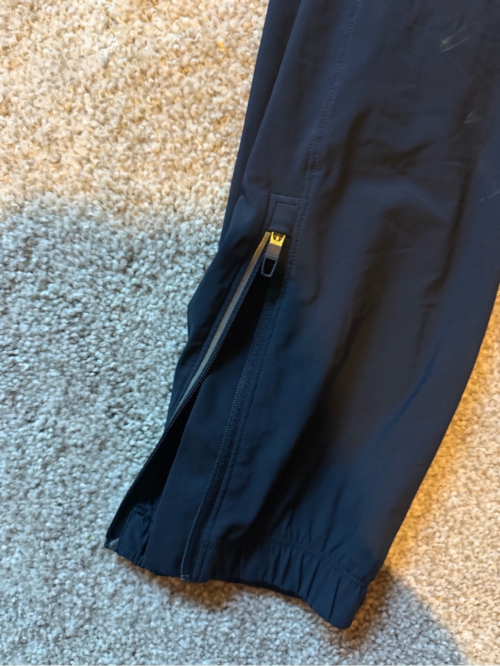 lululemon athletica Men's Black Jogger Pants - Picture 4 of 4